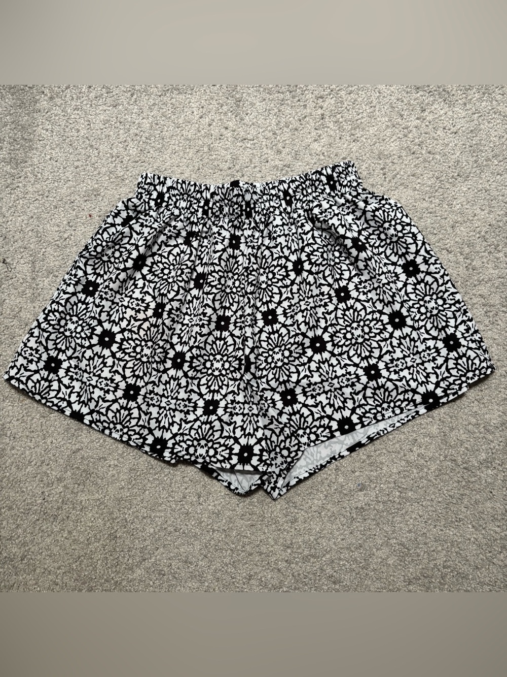 SHEIN Black & White Geometric Floral Print High Waist Shorts